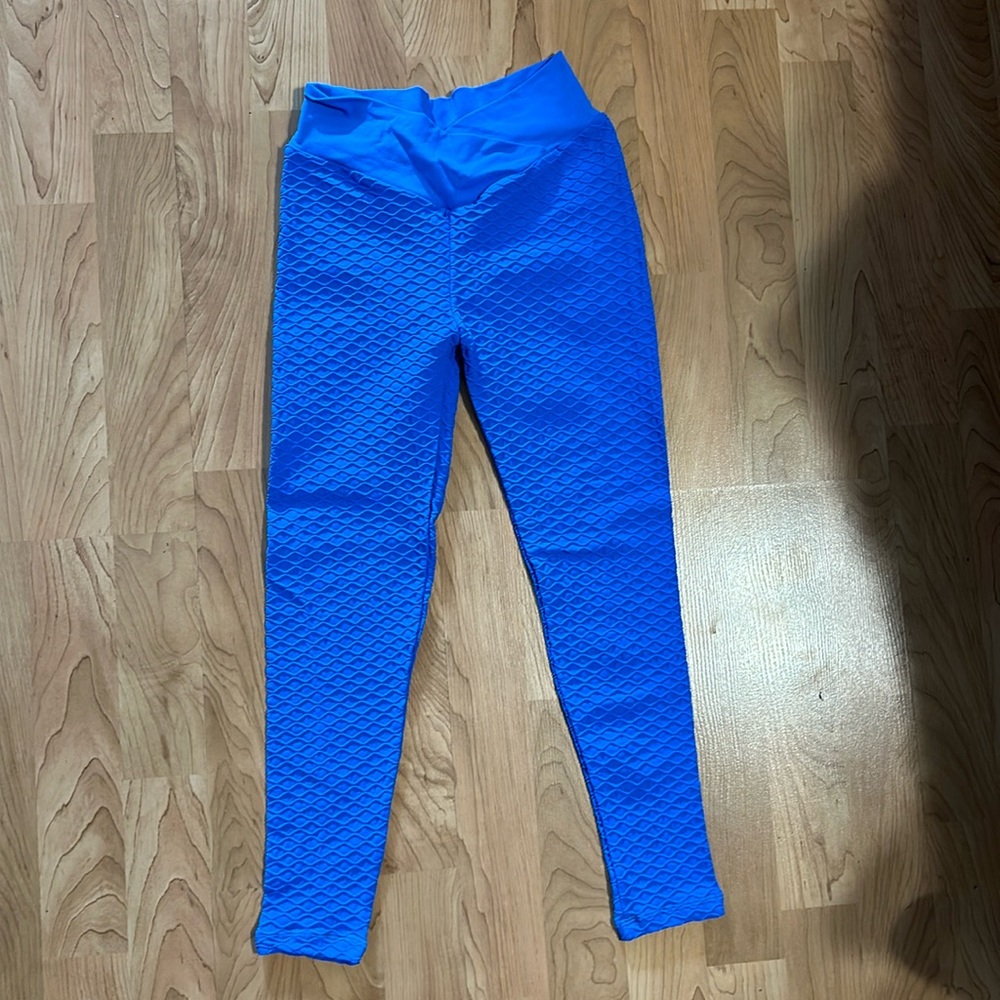 Boom Booty leggings NWT size small